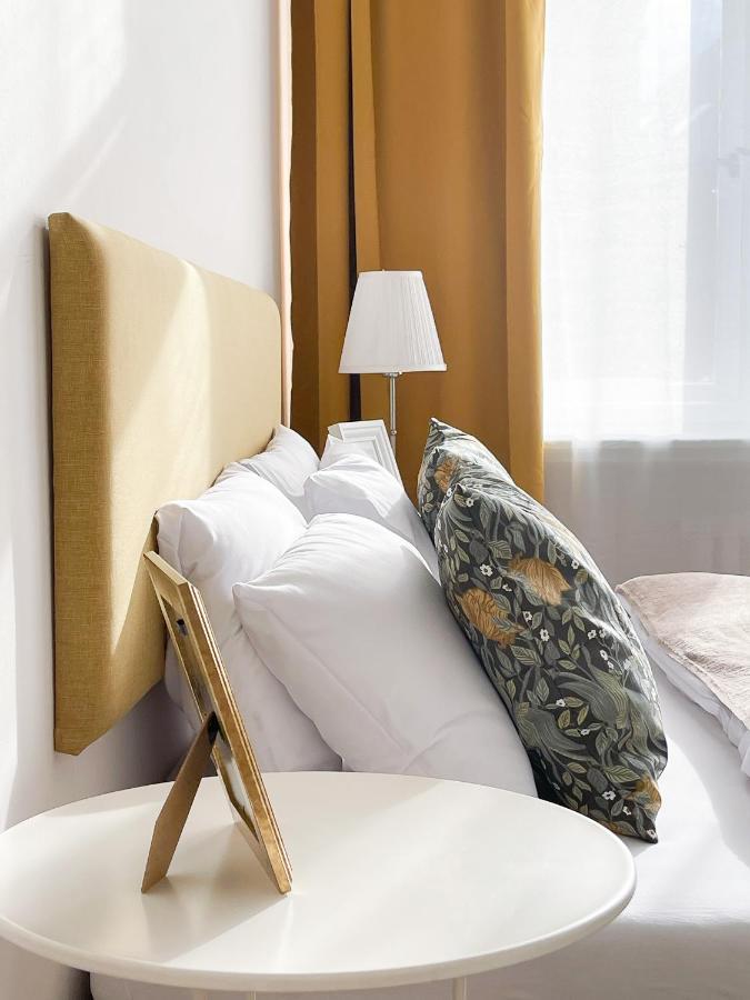 פראג Turnkey I Vintage Terrace Apartment מראה חיצוני תמונה